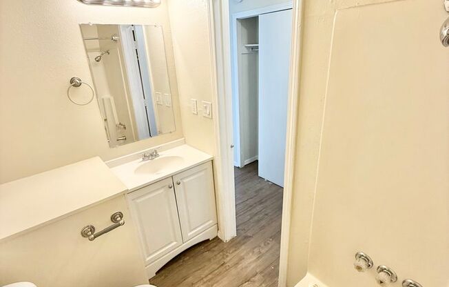 1 bed, 1 bath, 485 sqft, $825, Unit H108