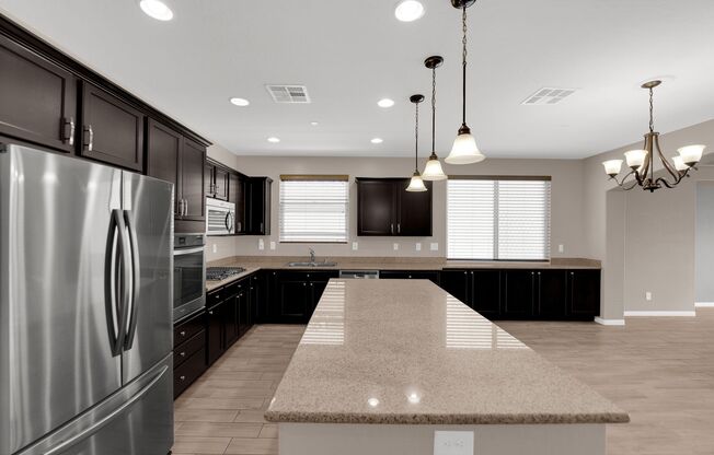 GORGEOUS SINGLE STORY HOME LOCATED IN TUSCANY COMMUNITY*TONS OF UPGRADES*3 LARGE BEDROOMS*OPEN FLOORPLAN*