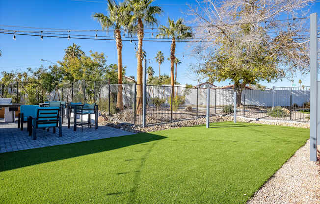 the backyard at the enclave at woodbridge apartments in sugar land, tx