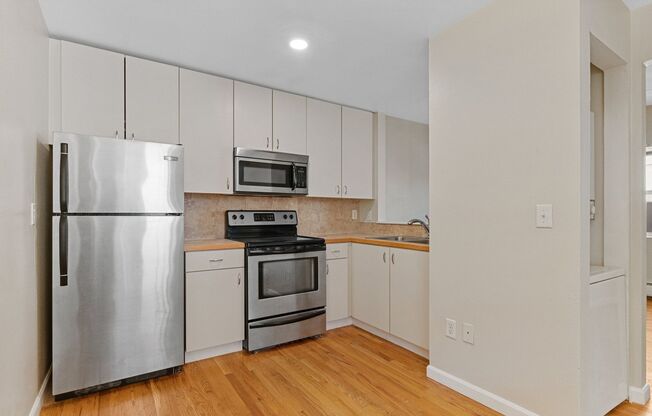 1940 W 32nd Ave