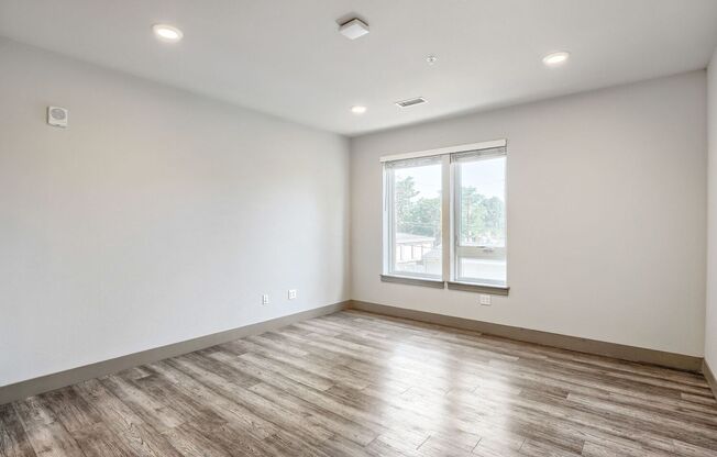 4 beds, 4 baths, 1,094 sqft, $2,900, Unit 203