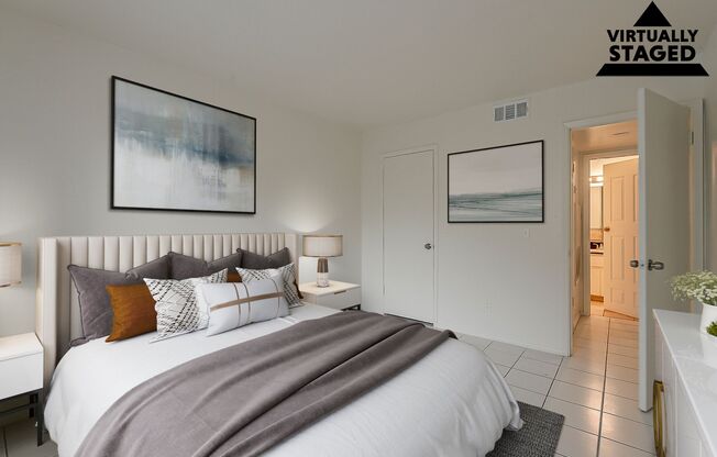 Live in the Heart of North Phoenix at Buenas Paradise Valley - Enjoy your 1st Month Free!