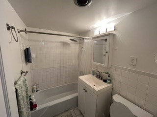 1 bed, 1 bath, 871 sqft, $3,250, Unit 17D