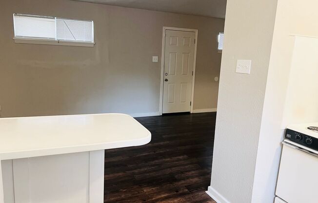 Studio, 1 bath, 556 sqft, $650, Unit 773