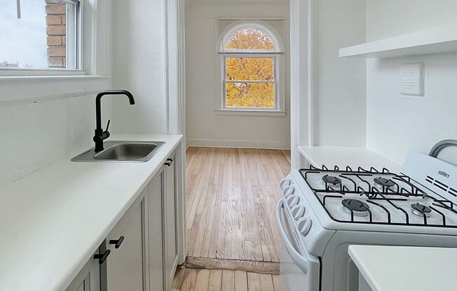 1 bed, 1 bath, 600 sqft, $1,038, Unit 403