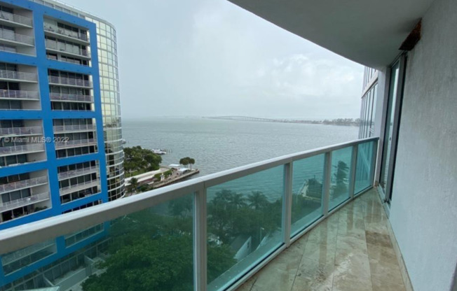 Furnished 1BR Condo with Stunning Bay Views in Brickell