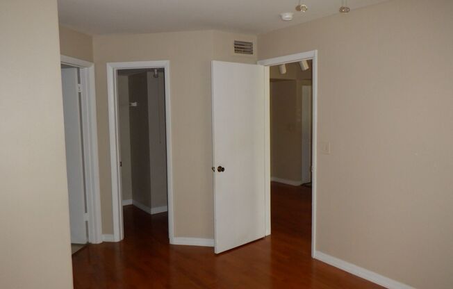 2 beds, 2 baths, $1,795, Unit Unit 208