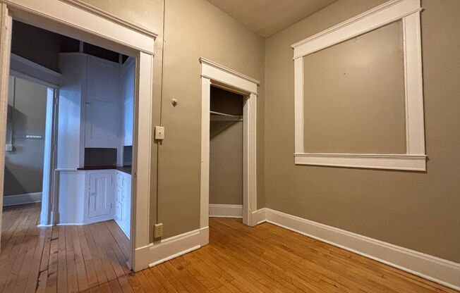 1 bed, 1 bath, 389 sqft, $899, Unit 7