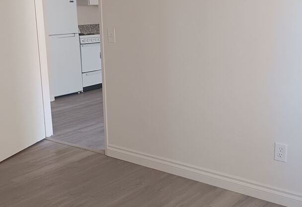 Park Place Apartments (4033 33rd)