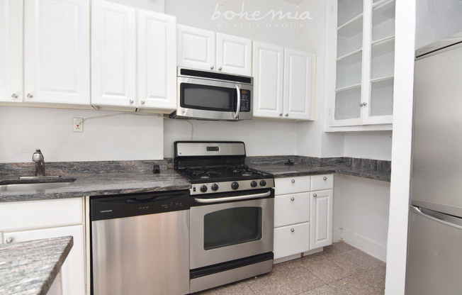 2 beds, 1 bath, $3,041, Unit 3B
