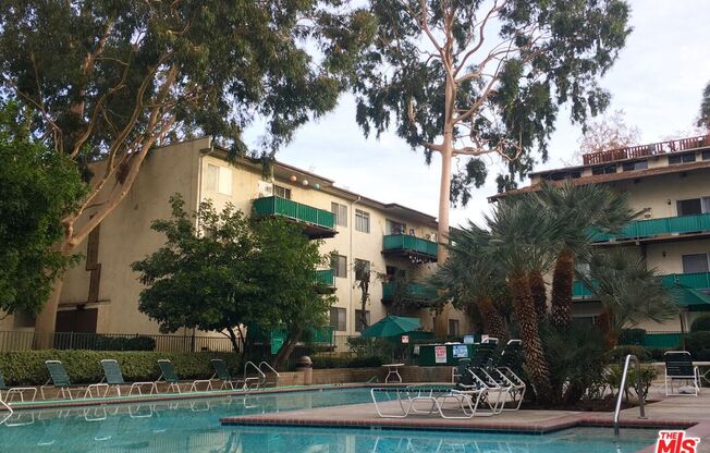 2 beds, 2 baths, 990 sqft, $2,850, Unit D302