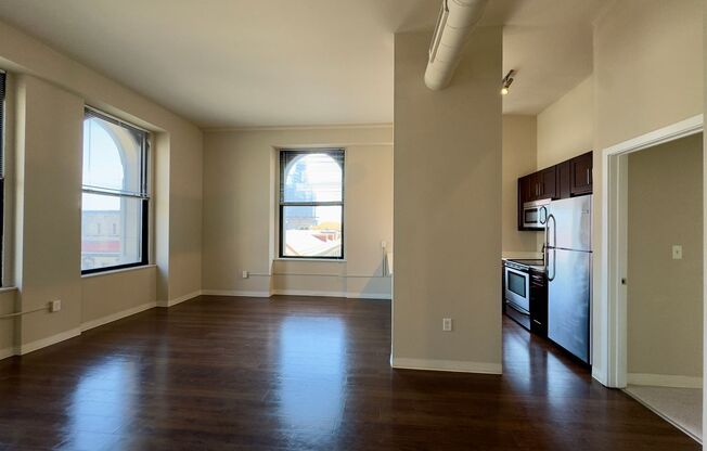 2 beds, 2 baths, 930 sqft, $2,090, Unit HA-514