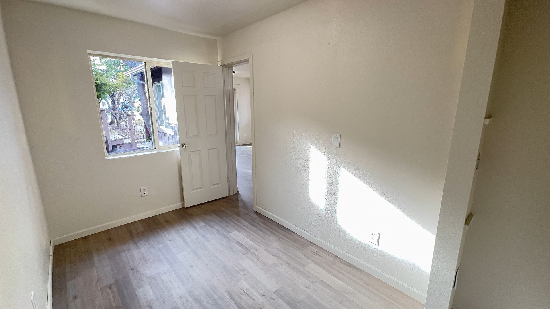 6928-1t - 329-339 S Grape