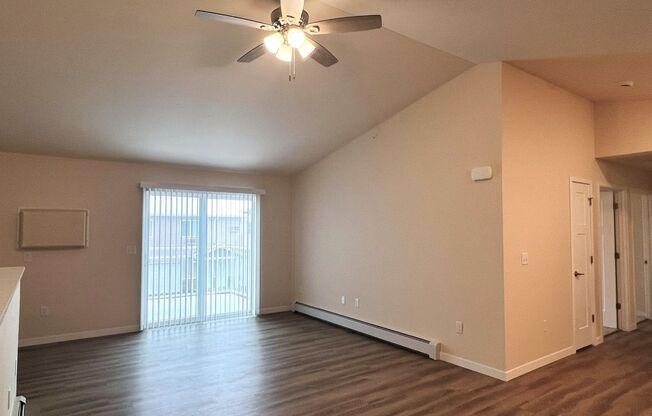 2 beds, 1 bath, 1,040 sqft, $1,485, Unit AT 709-36