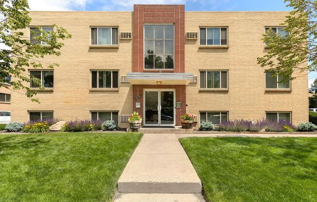 1 bed, 1 bath, 600 sqft, $1,345