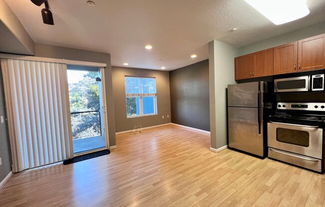 1 bedroom 1 bath in a fantastic location in Emeryville with washer & dryer and parking!