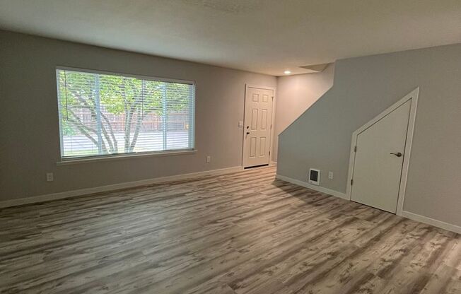 *** $250 OFF 1ST MONTHS RENT*** Newly Renovated 3-bedroom, 2.5-bath Home In Garden Home