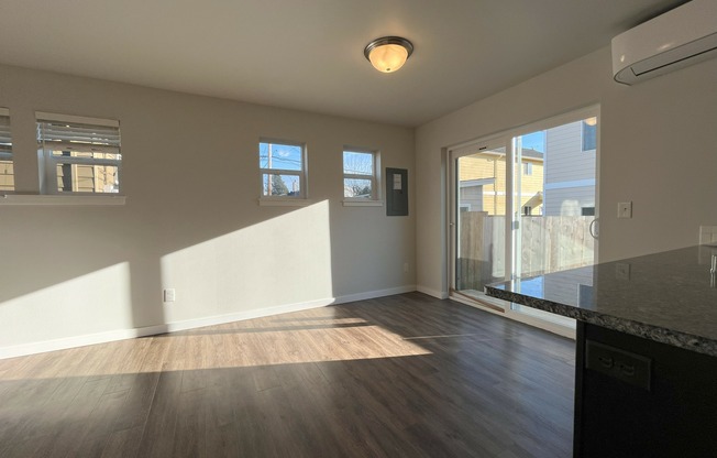 2415 Valencia Street