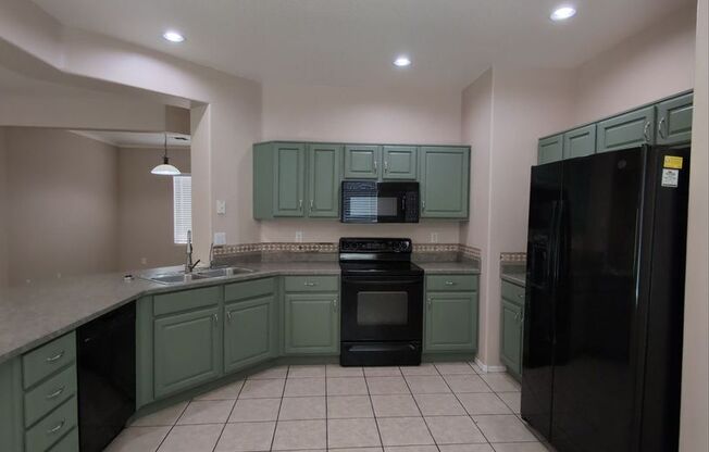 3 beds, 2 baths, $1,895