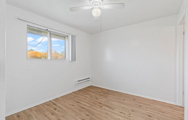 1 bed, 1 bath, 800 sqft, $925, Unit 1904 W 59