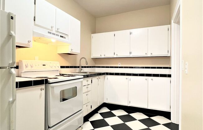 1 bed, 1 bath, 730 sqft, $1,495, Unit 216