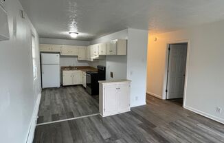 2 beds, 1 bath, 715 sqft, $1,225, Unit 3426 W Hamilton Ave