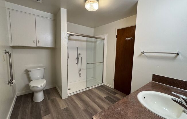 3 beds, 2 baths, $2,100, Unit 1405 W 26th Ave