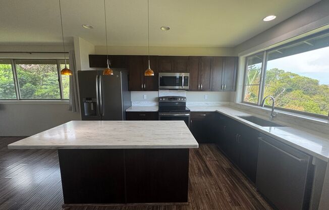 For Rent - 42-101 Aleka Pl.