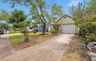Charming 2-Bedroom, 1-Bathroom Home with Updates!
