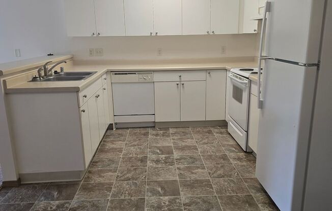 2 beds, 1 bath, 1,050 sqft, $1,259, Unit PL 7312