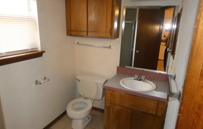 2 beds, 2 baths, $795, Unit Unit D