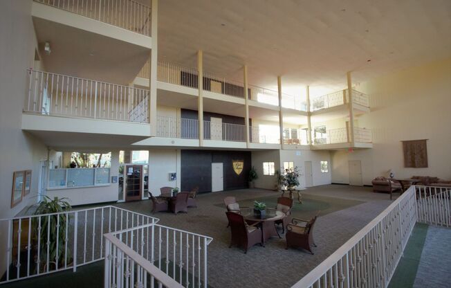 1 bed, 1 bath, $2,000, Unit C24