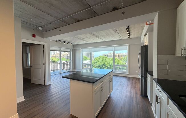 2 beds, 2 baths, 908 sqft, $3,700, Unit 952-607