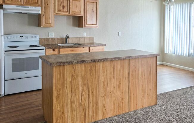 1 bed, 1 bath, 640 sqft, $1,050, Unit 19