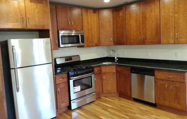 3 beds, 3 baths, 1,400 sqft, $5,400, Unit 2