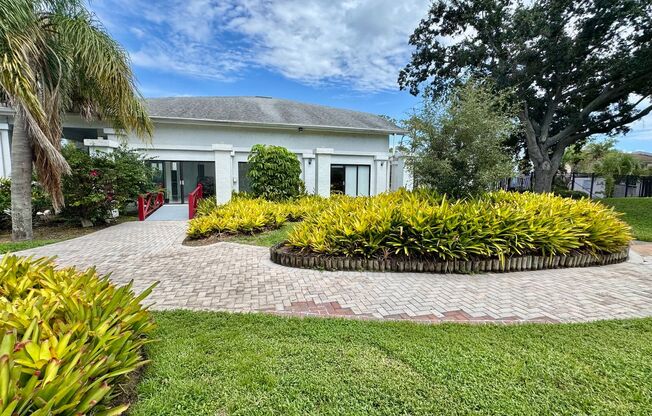 3 beds, 2 baths, 1,205 sqft, $2,075, Unit 059