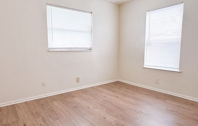 511/513 W. Hallmark