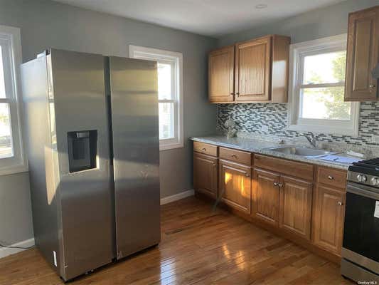 3 beds, 1 bath, $3,100, Unit 2