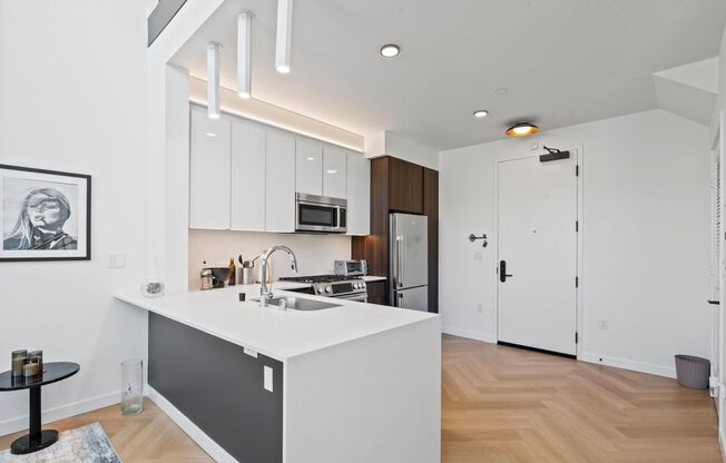 1 bed, 1 bath, 610 sqft, $4,395, Unit 405