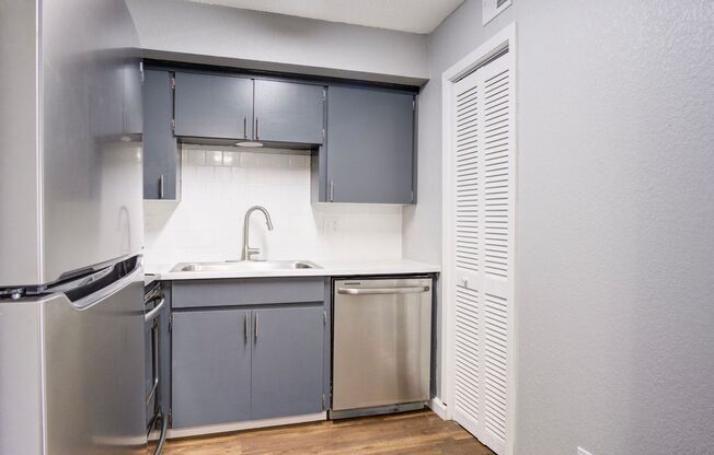 Wornall Place Apartments & Townhomes