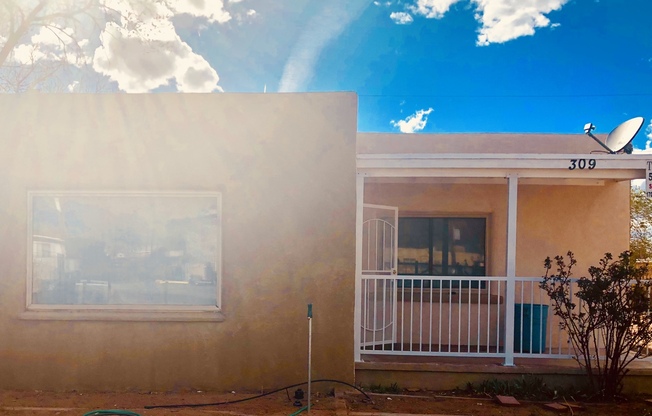 Beautifully Remodeled 2 Bed 1 Bath House