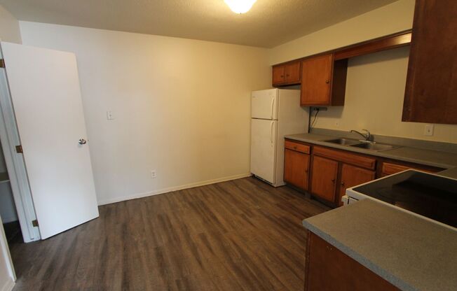 2 beds, 1 bath, 1,000 sqft, $1,025, Unit 115