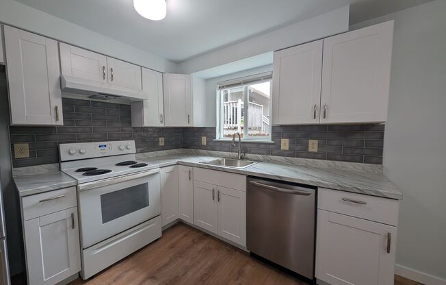 Renovated Cozy East Bremerton Rambler