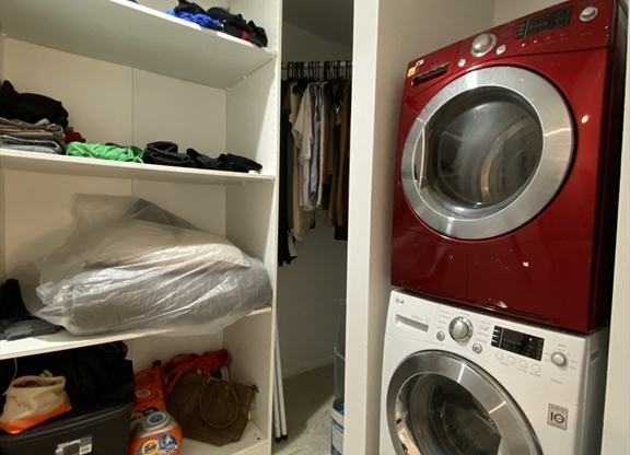 1 bed, 1.5 baths, 817 sqft, $3,800, Unit 702