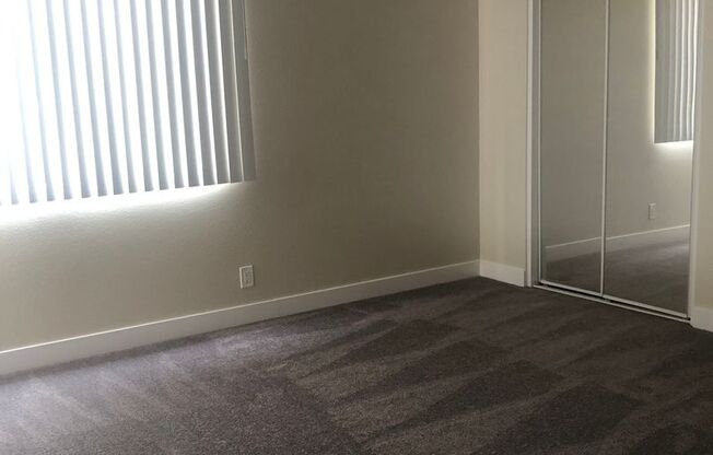 3 beds, 2 baths, $3,295, Unit 201