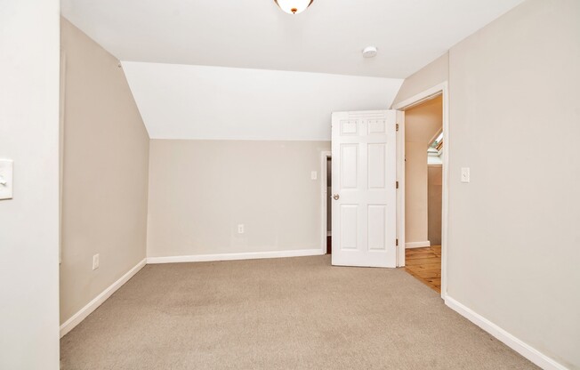 5 beds, 2 baths, 2,200 sqft, $3,900, Unit 0
