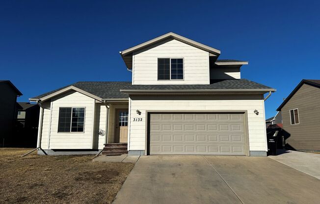 4 BED | 3 BATH | TRI-LEVEL | DOUBLE GARAGE | RAPID VALLEY