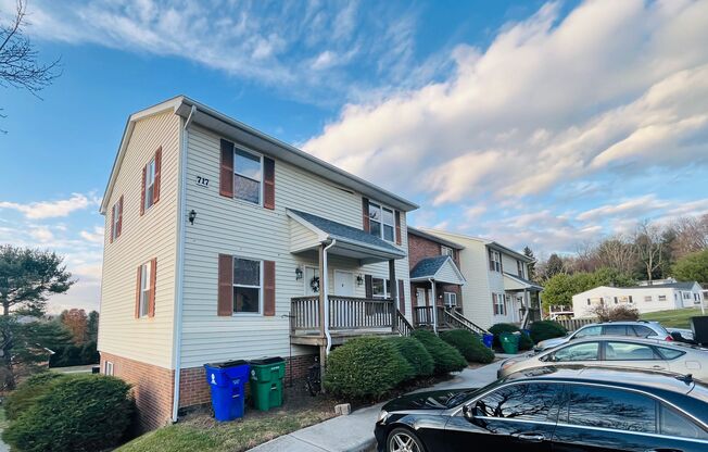 2 Bedroom, 1 Bath Apartment