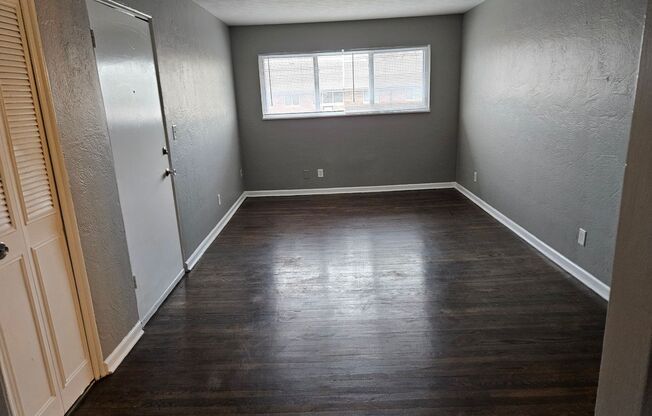 2 beds, 1 bath, 750 sqft, $1,070, Unit B03 1024 16