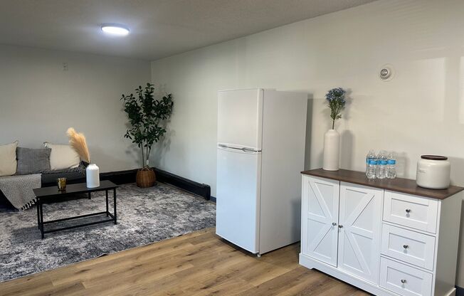 Studio, 1 bath, 450 sqft, $845, Unit 262-2